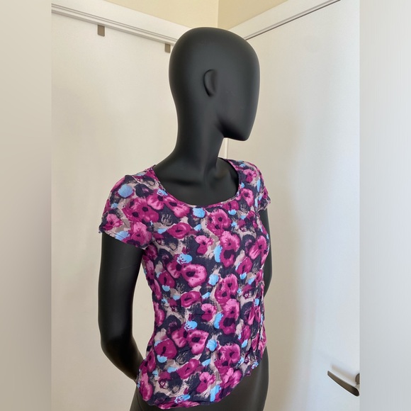 Abstract Floral Top - Picture 3 of 3